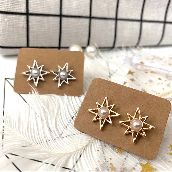Unique Star Faux Pearl Stud Earrings - Picture 3 of 8